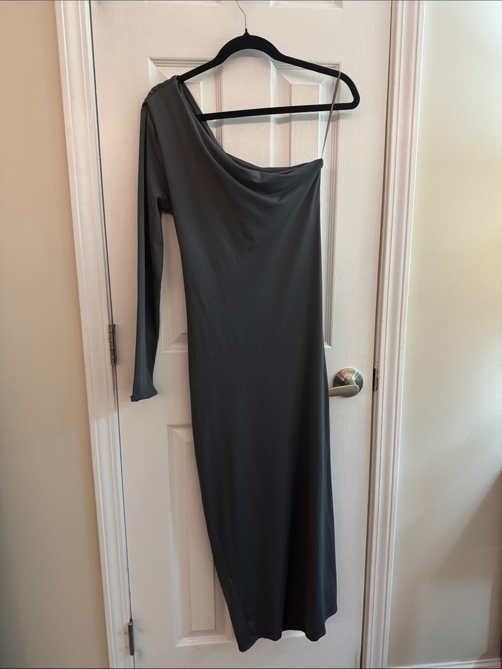 ZARA Ruched Draped One Shoulder Gray Maxi Dress Size Large - Picture 4 of 6